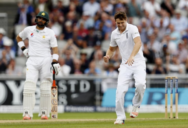 england 039 s chris woakes celebrates the wicket of pakistan 039 s yasir shah on july 24 2016 photo reuters england 039 s chris woakes celebrates the wicket of pakistan 039 s yasir shah on july 24 2016 photo reuters