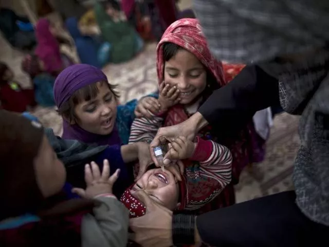 polio workers immunised at least 193 000 children in bannu 195 000 in kohat 131 000 in lakki marwat 110 000 in hangu and 84 660 in tank photo reuters polio workers immunised at least 193 000 children in bannu 195 000 in kohat 131 000 in lakki marwat 110 000 in hangu and 84 660 in tank photo reuters