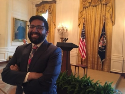 this american muslim went to white house eid reception and took a lot of selfies