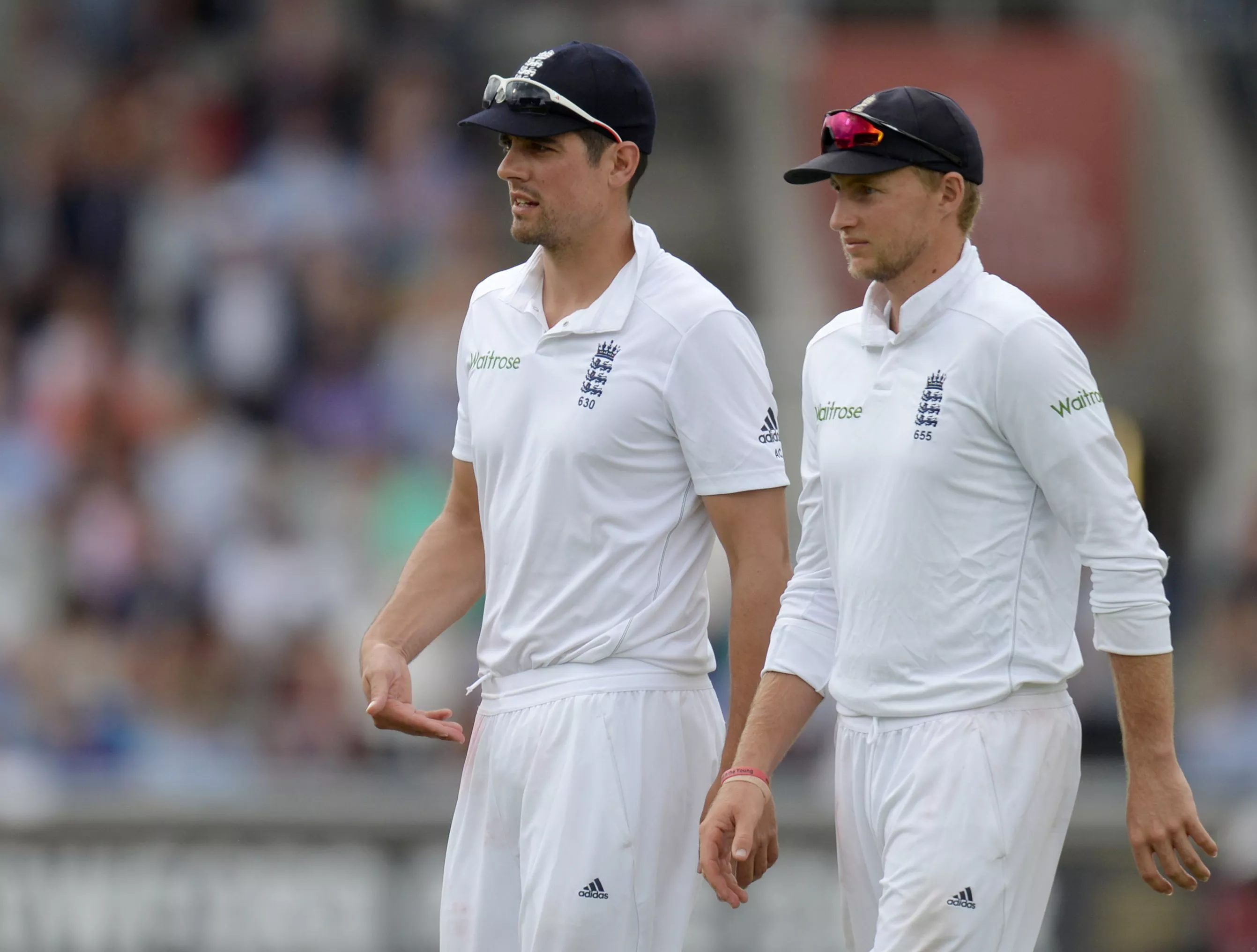 england 039 s captain alastair cook l and england 039 s joe root r prepare to bat after pakistan were 198 all out on the third day of the second test cricket match between england and pakistan at old trafford cricket ground in manchester northwest england on july 24 2016 photo afp england 039 s captain alastair cook l and england 039 s joe root r prepare to bat after pakistan were 198 all out on the third day of the second test cricket match between england and pakistan at old trafford cricket ground in manchester northwest england on july 24 2016 photo afp