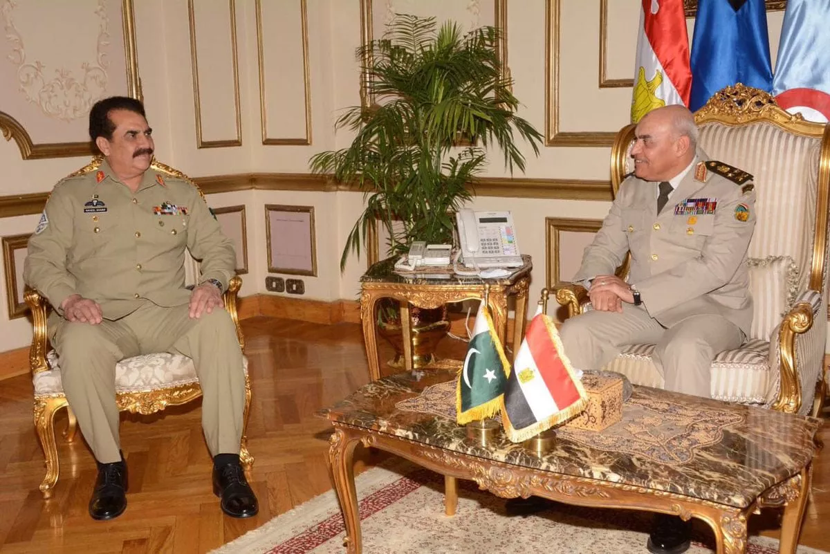 general raheel meets egyptian civil military chiefs in cairo during two day official visit photo ispr general raheel meets egyptian civil military chiefs in cairo during two day official visit photo ispr