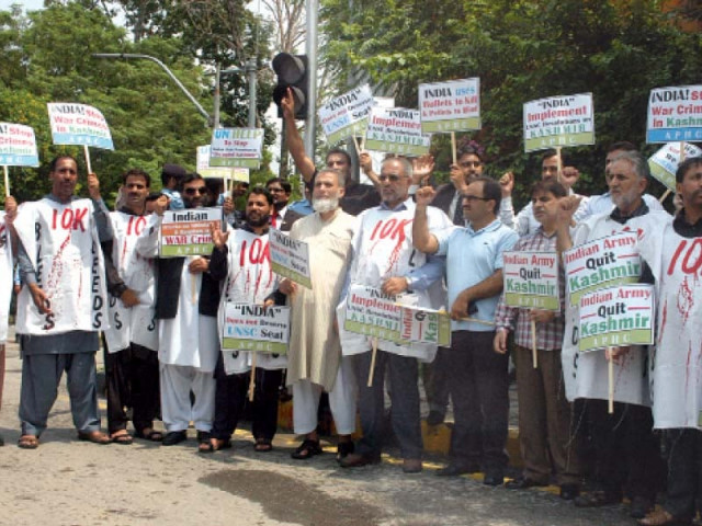 all parties hurriyat conference leaders and workers protesting outside indian high commission in islamabad on monday photo express all parties hurriyat conference leaders and workers protesting outside indian high commission in islamabad on monday photo express