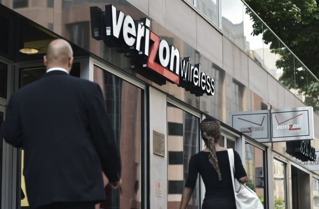 verizon has 141 million wireless retail and wholesale customers making it the largest us mobile carrier photo afp