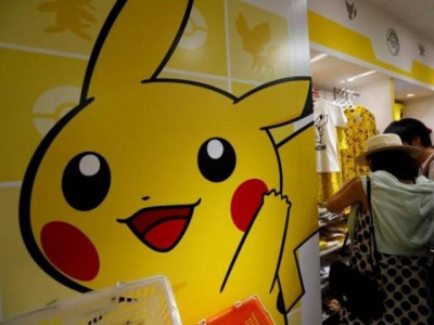 man selling fake nintendo pok mon goods for 2m caught thanks to poor reviews
