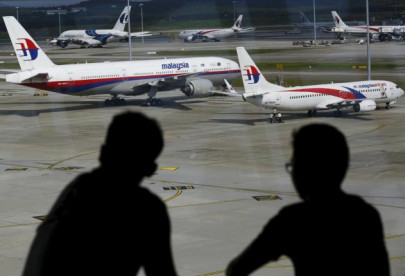 malaysia airlines to buy 50 boeing jets