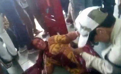 muslim women beaten up at railway station in india over beef rumour muslim women beaten up at railway station in india over beef rumour