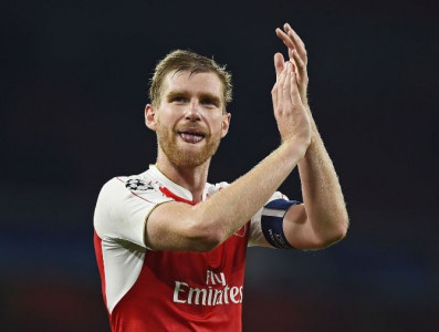 wenger confirms mertesacker out for few months wenger confirms mertesacker out for few months