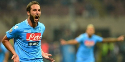 higuain betrayed us says napoli owner