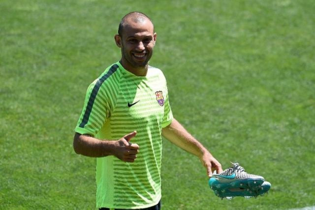 mascherano training with his barcelona team mates during the 2015 16 la liga campaign photo afp mascherano training with his barcelona team mates during the 2015 16 la liga campaign photo afp