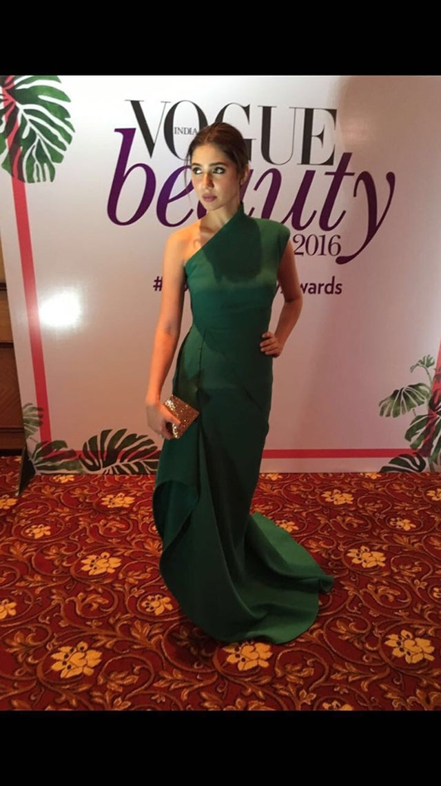 mahira khan on the red carpet photo file