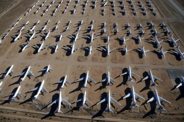 old airplanes including boeing 747 400s are stored in the desert in victorville california march 13 2015 photo reuters old airplanes including boeing 747 400s are stored in the desert in victorville california march 13 2015 photo reuters