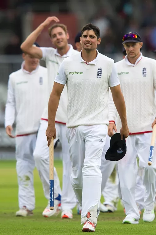 england 039 s alastair cook c leads his players from the pitch after their 330 run win against pakistan on the fourth day of the second test at old trafford cricket ground in manchester on july 25 2016 england won the match by 330 runs photo afp england 039 s alastair cook c leads his players from the pitch after their 330 run win against pakistan on the fourth day of the second test at old trafford cricket ground in manchester on july 25 2016 england won the match by 330 runs photo afp
