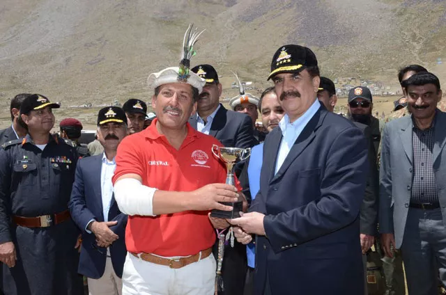 chief of army staff general raheel sharif r giving away a trophy to a participant of shandur polo festival in chitral khyber pakhtunkhwa on sunday july 31 2016 photo ispr chief of army staff general raheel sharif r giving away a trophy to a participant of shandur polo festival in chitral khyber pakhtunkhwa on sunday july 31 2016 photo ispr