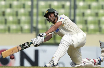 younus khan responds to questions on his batting style younus khan responds to questions on his batting style