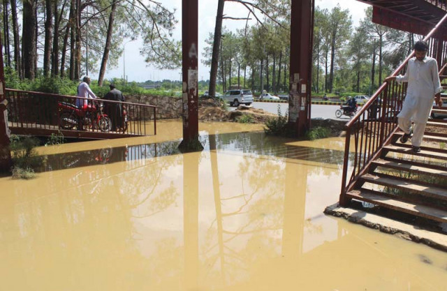 since recent rains residents of the g 7 area have been facing numerous difficulties photo file