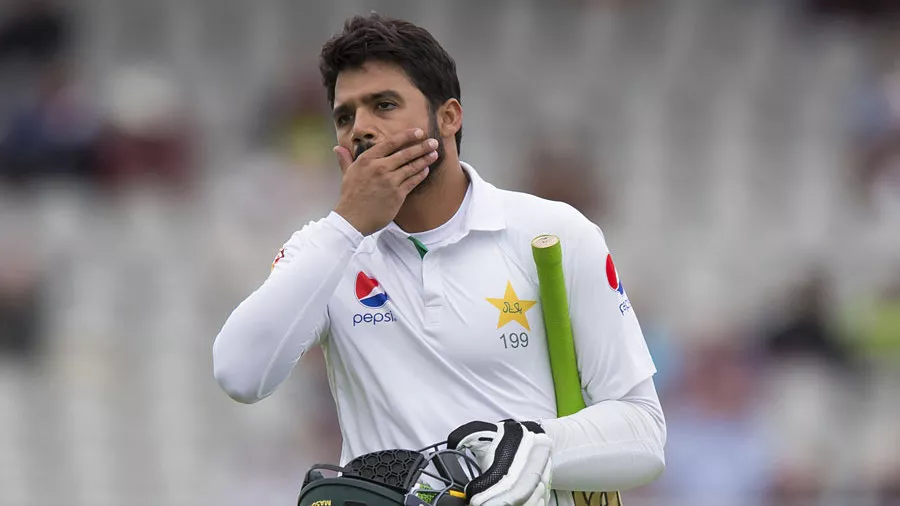 misbah makes sure that azhar ali doesn 039 t drop any catches in the upcoming match photo afp misbah makes sure that azhar ali doesn 039 t drop any catches in the upcoming match photo afp
