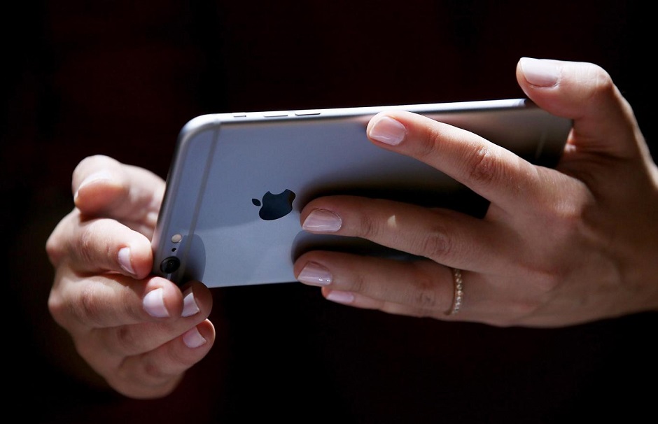 these five tips will make your iphone look as if it runs on android photo afp