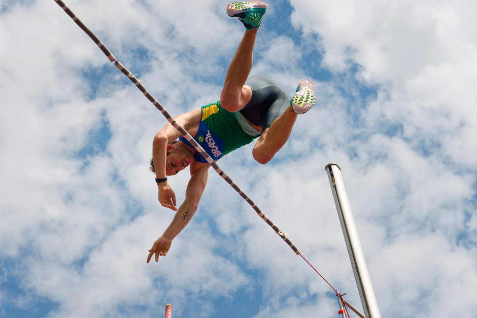 france 039 s pole vault athlete renaud lavillenie trains for the upcoming olympics photo afp
