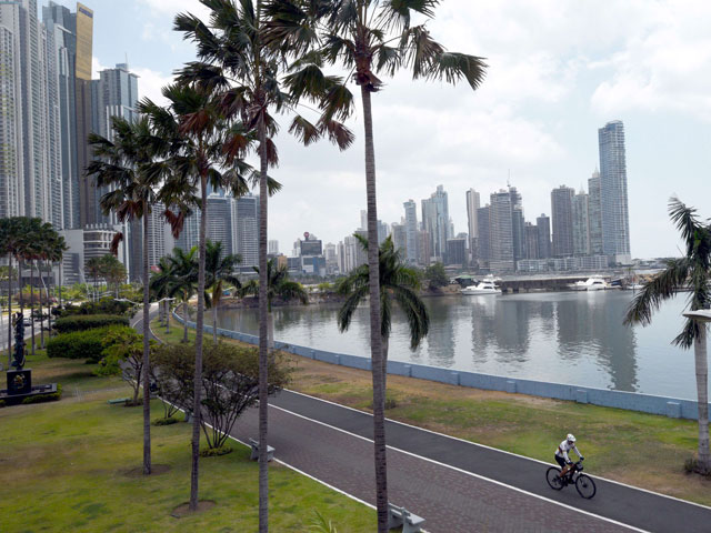 panama seeks to punish countries that blacklist it as tax haven