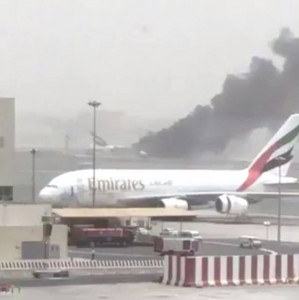 emirates airline flight from india crash lands at dubai airport emirates airline flight from india crash lands at dubai airport