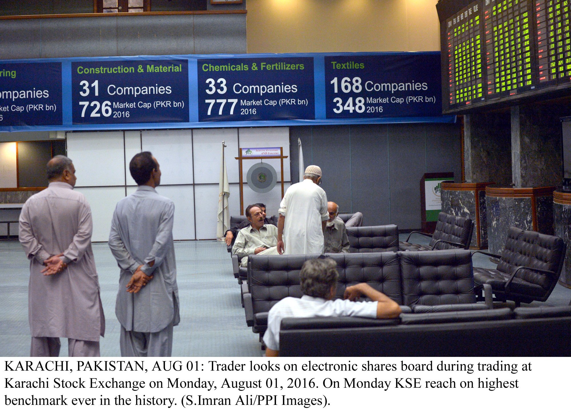 foreign institutional investors were net sellers of rs369 million during the trading session according to data maintained by the national clearing company of pakistan limited photo ppi