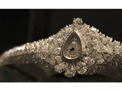 saudi princess says robbed of million euro watch in paris