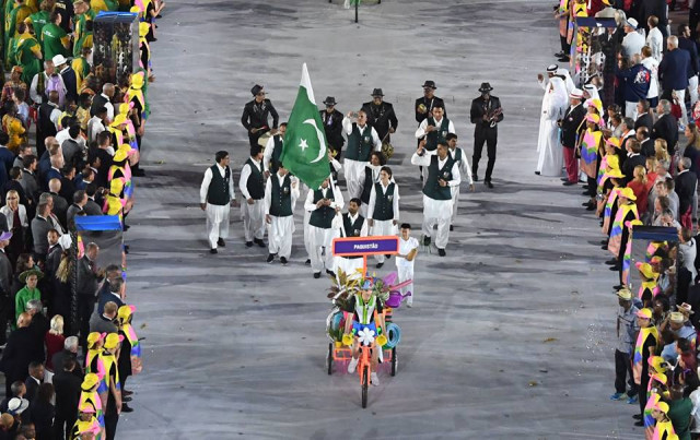 flagbearer ghulam mustafa bashir of pakistan leads his contingent during the opening ceremony on august 05 2016 at maracana rio de janeiro brazil photo reuters flagbearer ghulam mustafa bashir of pakistan leads his contingent during the opening ceremony on august 05 2016 at maracana rio de janeiro brazil photo reuters