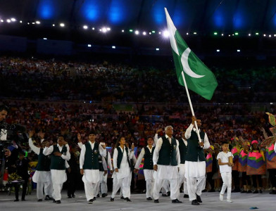 shah s father unhappy about flag bearer decision