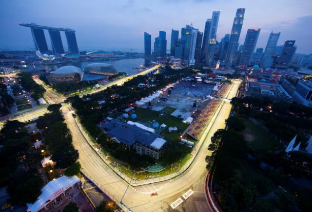 part of the illuminated circuit is seen during the third practice session of the singapore f1 grand prix at the marina bay circuit september 25 2010 photo reuters part of the illuminated circuit is seen during the third practice session of the singapore f1 grand prix at the marina bay circuit september 25 2010 photo reuters