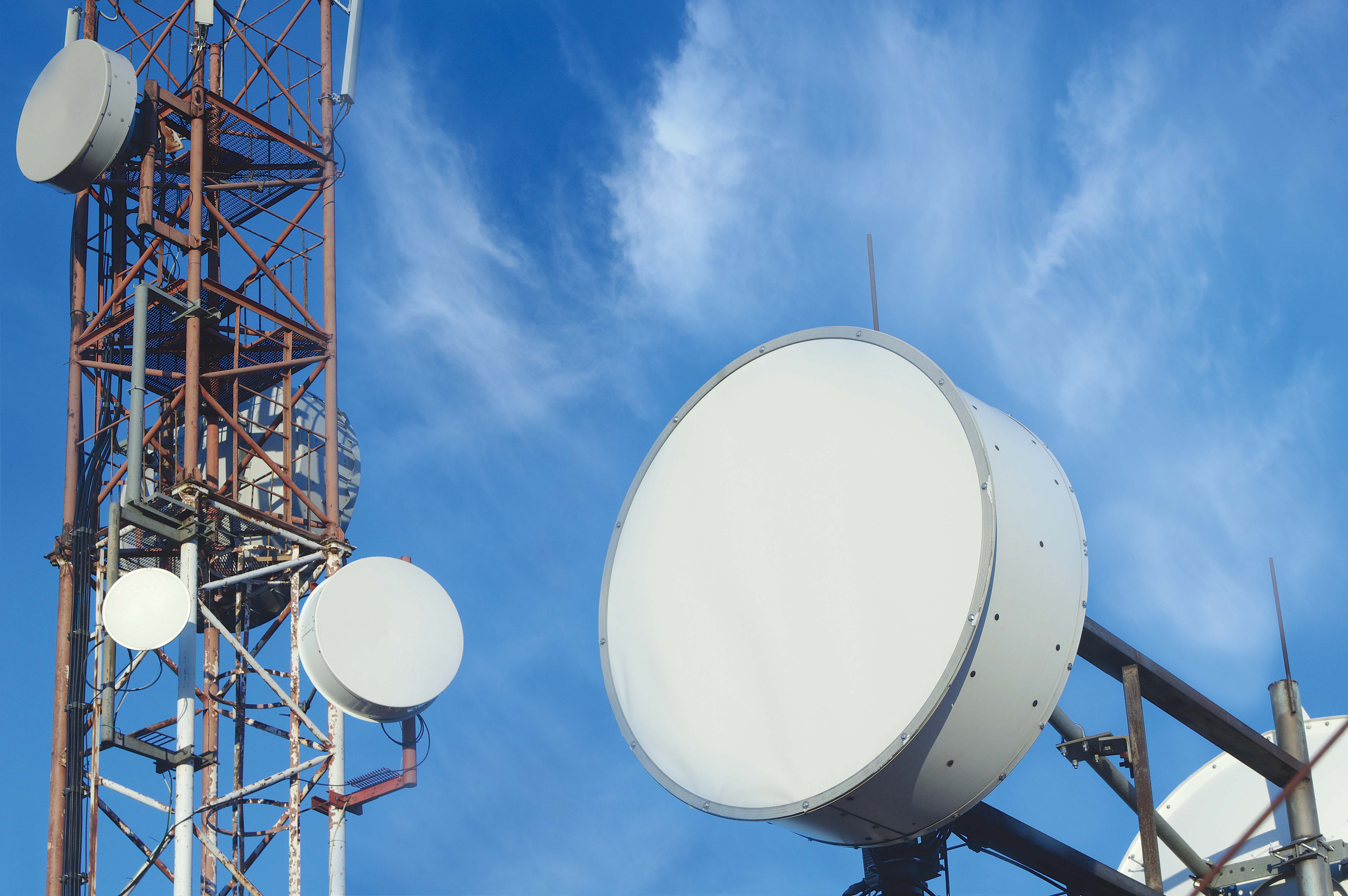 pakistan to auction extra telecom spectrum seeks 1 billion sources