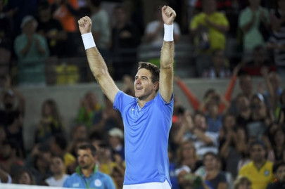 del potro stuns djokovic in olympics again