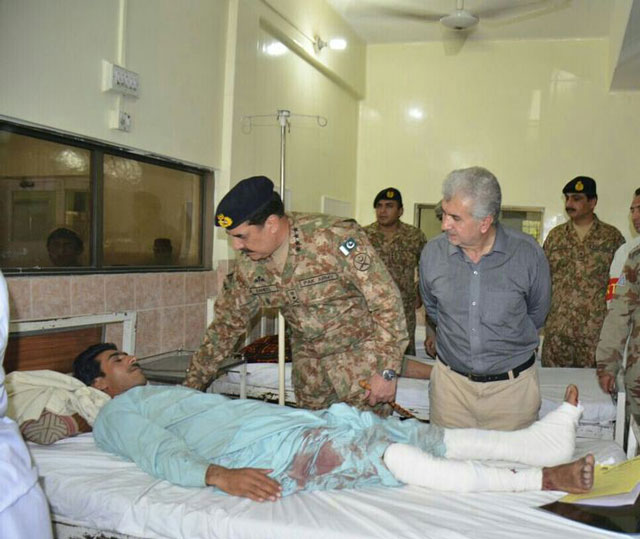 army chief general raheel sharif inquires after a quetta blast victim photo ispr