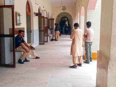 quetta bombing lawyers boycott courts across sindh