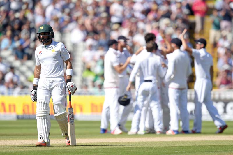 misbah s dismissal just before tea was a body blow that pakistan just didn t recover from photo afp