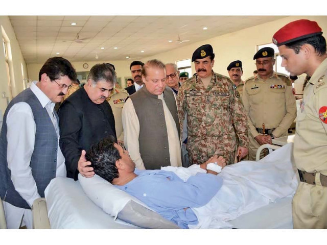prime minister nawaz sharif and army chief gen raheel sharif visit the blast victims photo express prime minister nawaz sharif and army chief gen raheel sharif visit the blast victims photo express