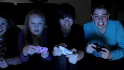 gaming may boost teens school results australian study