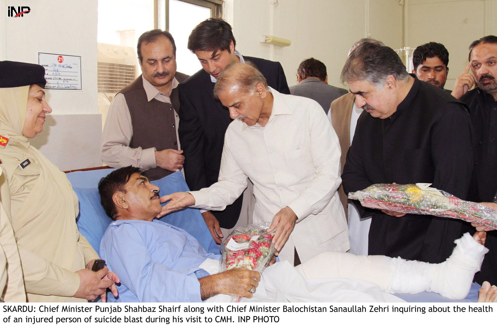 quetta tragedy cm visits quetta to express solidarity with victims