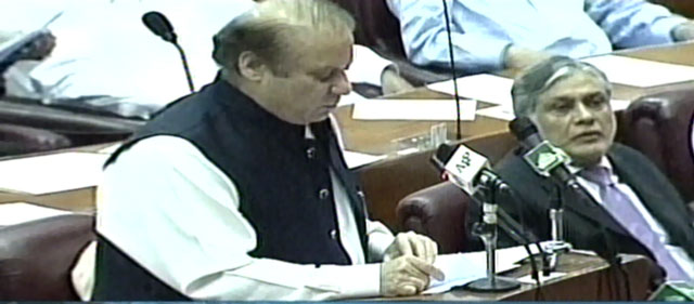 pm nawaz sharif addresses the national assembly on wednesday express news screen grab