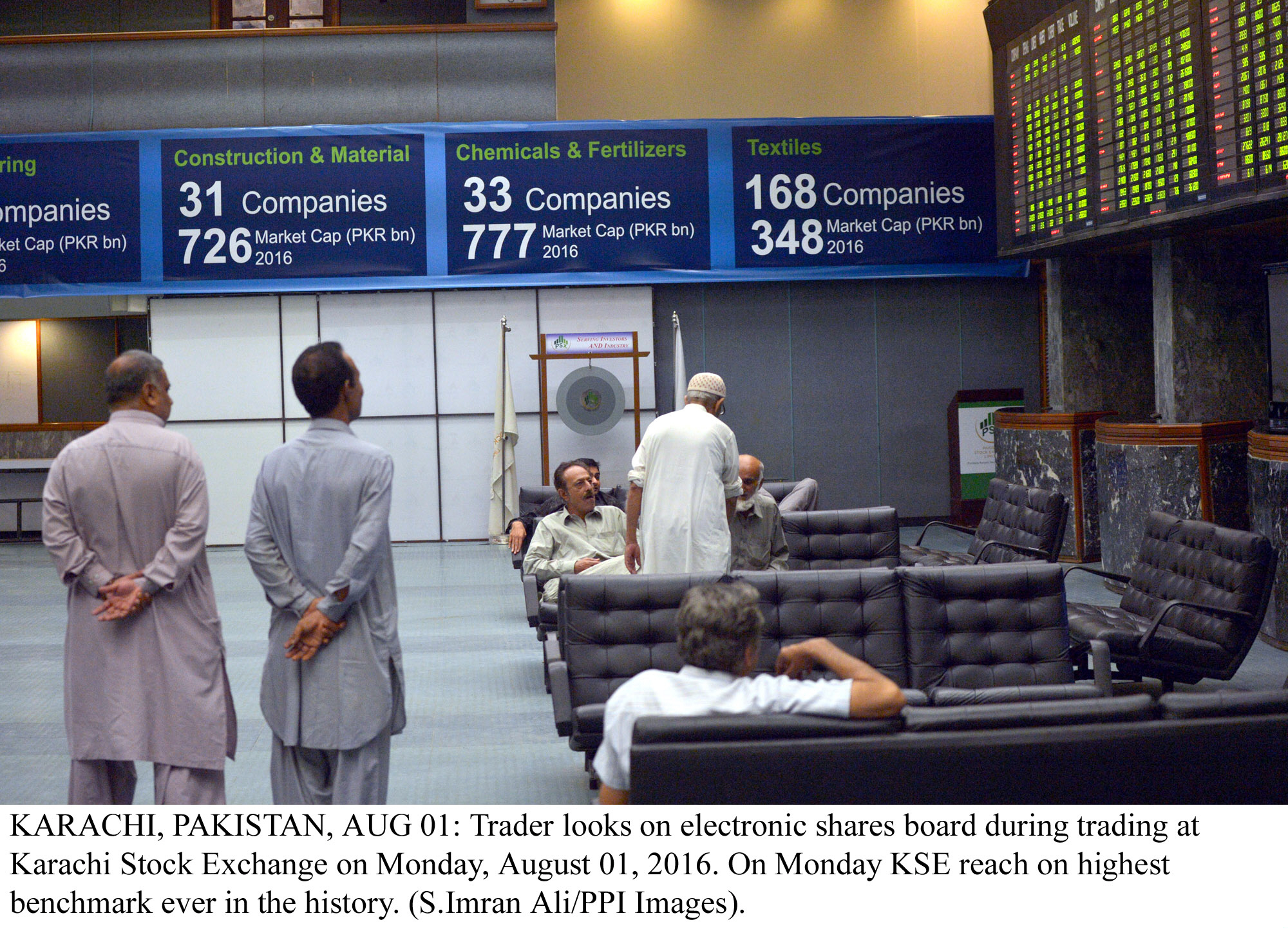 benchmark kse 100 index increases 142 17 points