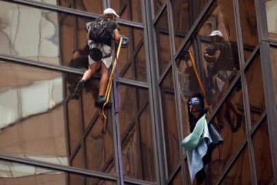 police charge us teen over dramatic trump tower climb police charge us teen over dramatic trump tower climb