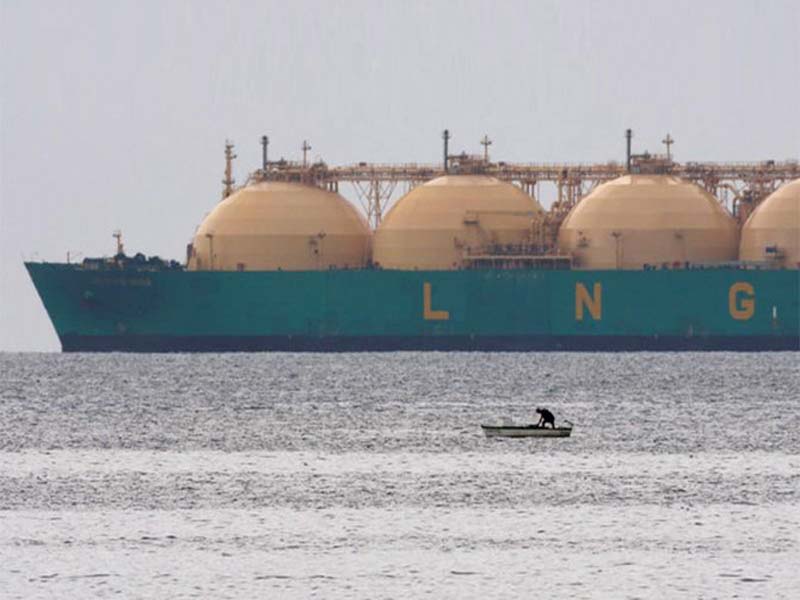 caretakers bet on lng to tackle winter gas crisis