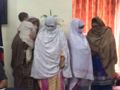 k p police arrest female gang involved in kidnapping selling newborn children k p police arrest female gang involved in kidnapping selling newborn children