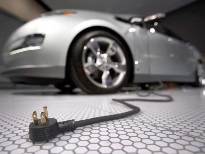major us automakers have announced large investments in ev development to keep pace with electric car pioneer tesla inc photo file major us automakers have announced large investments in ev development to keep pace with electric car pioneer tesla inc photo file
