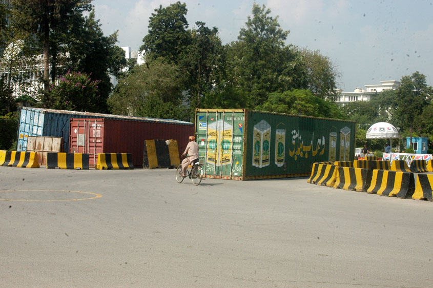 correspondingly traffic from kashmir chowk to serena hotel would be closed while traffic going towards murree could use the one way road from the club road u turn to korianwala chowk photo waseem nazir express