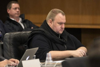 megaupload s dotcom to seek a review of us court s forfeiture ruling