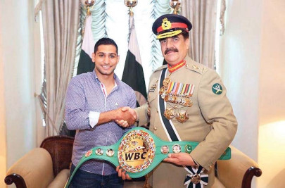 peacemaking efforts army chief handed honorary wbc belt