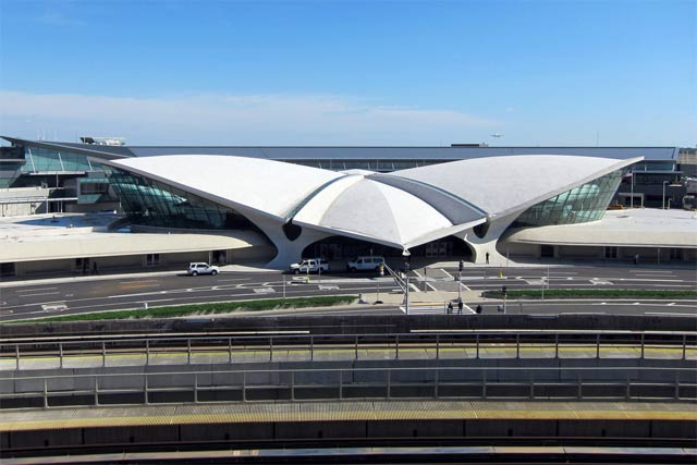 police are investigating reports of gunshots fired inside a terminal at new york 039 s jfk international airport photo reuters