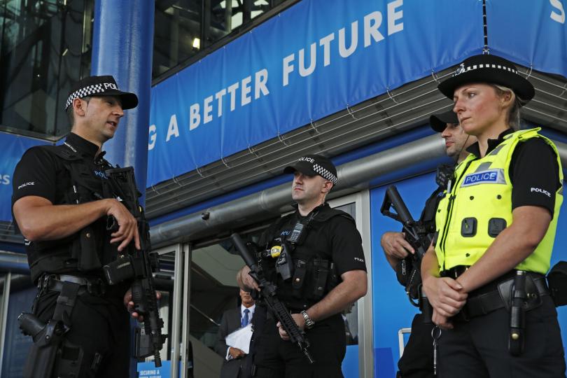 uk police arrest teenagers after islamophobic assault on muslim family