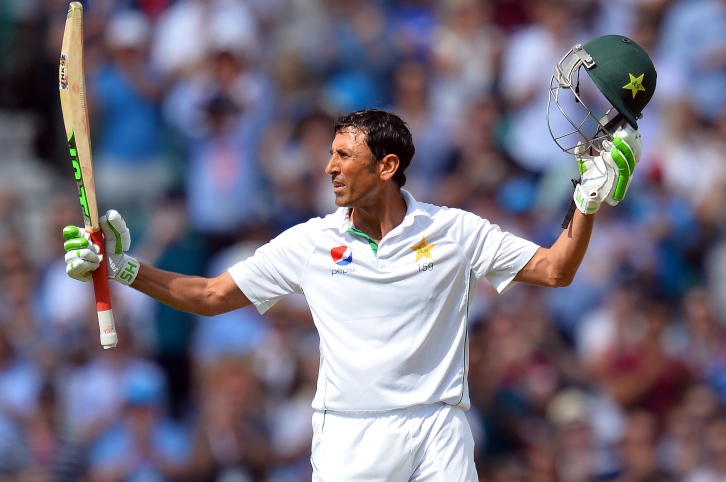 pakistan 039 s younis khan celebrates his double century on august 13 2016 photo reuters