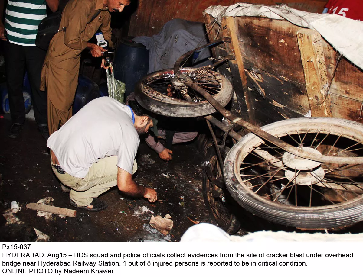 an official of the bomb disposal squad who requested anonymity said that the ball bearings and metal objects on the pushcart released by the explosion injured people photo online an official of the bomb disposal squad who requested anonymity said that the ball bearings and metal objects on the pushcart released by the explosion injured people photo online